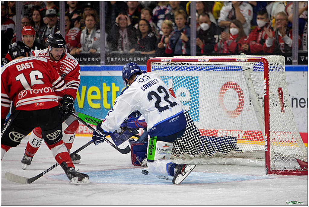 PENNY DEL; Koelner Haie- Straubing Tigers; Koeln, 09.10.2022